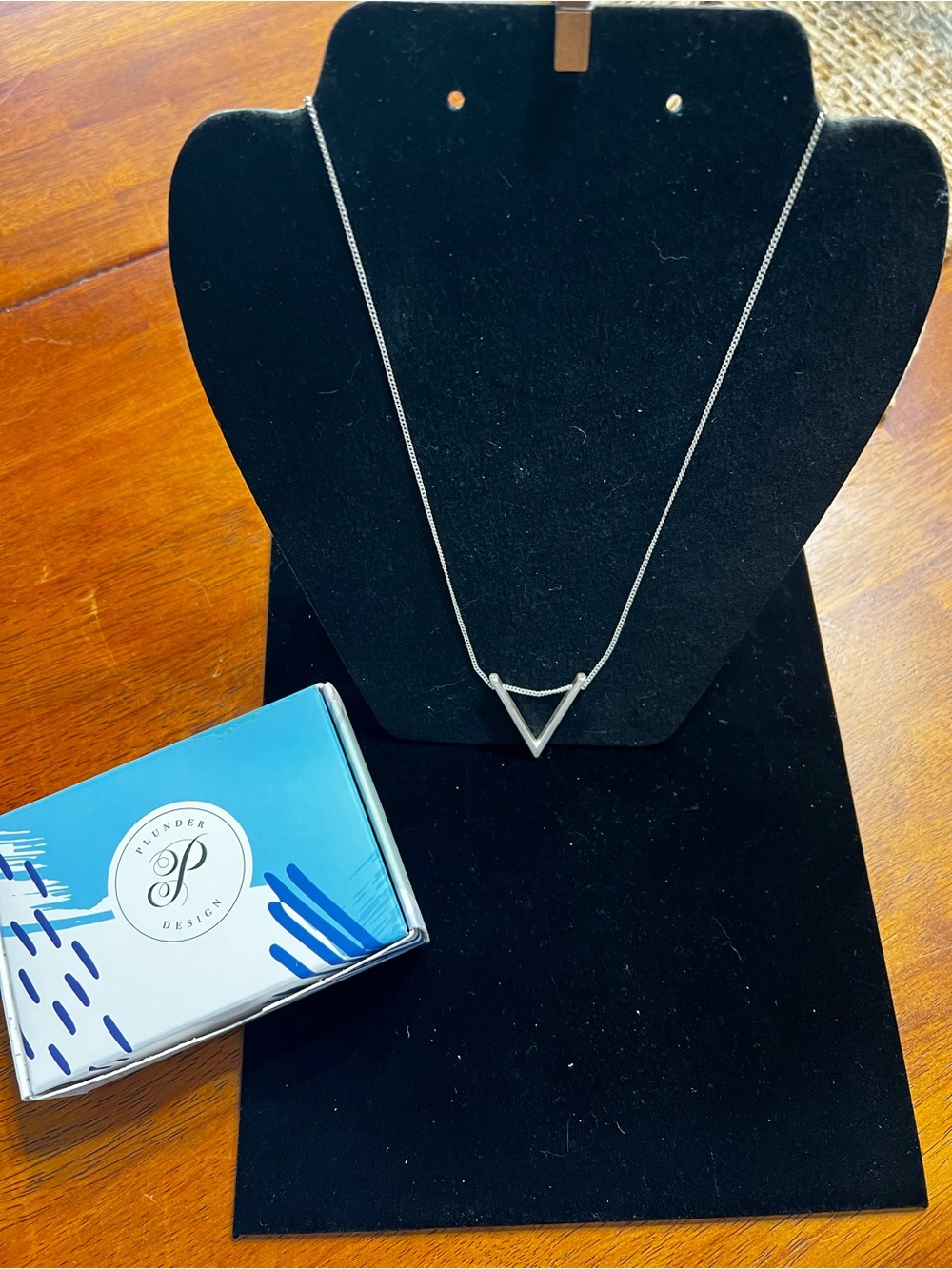 Plunder Silver V-Point Pendant Necklace